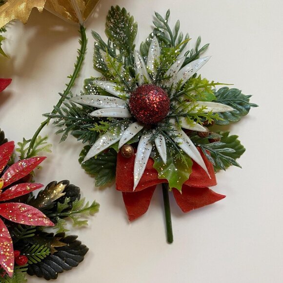 Vintage Christmas Corsages Pretty Foil Leaves Baubles Pine Cones Bells - Picture 2 of 7